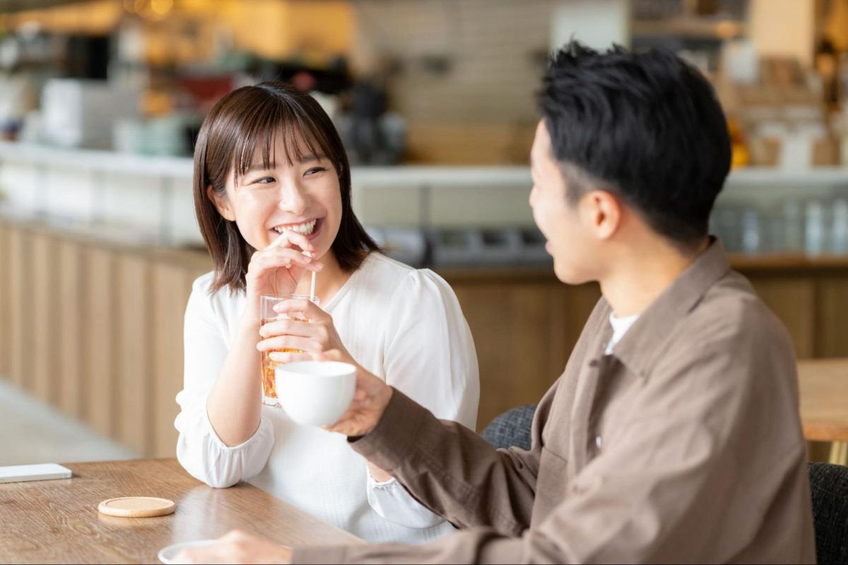 デート中カップル