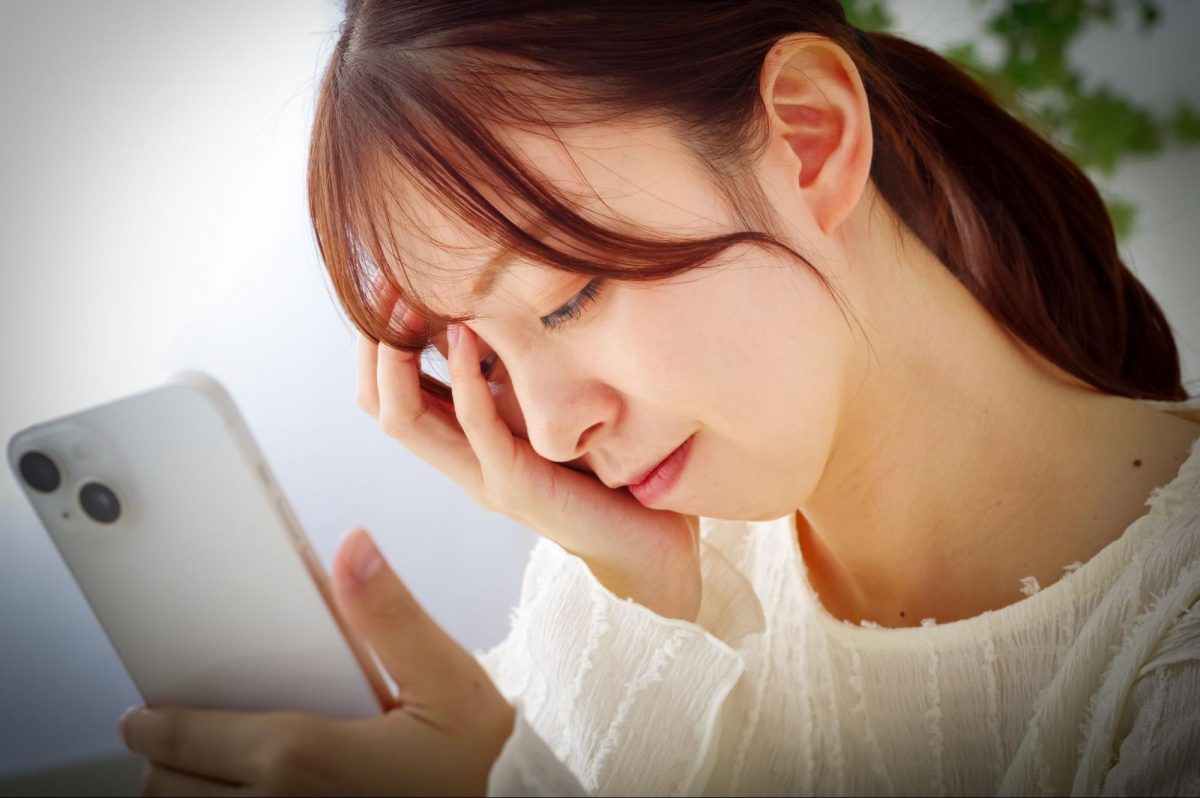 スマホ女性