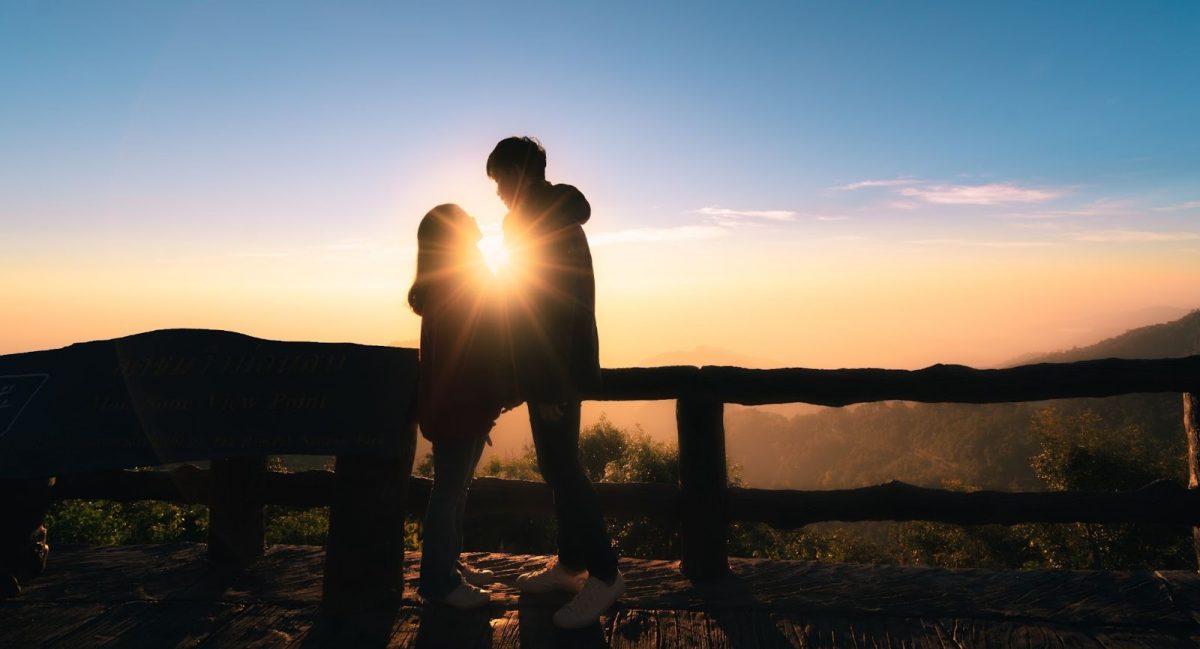 カップルシルエット