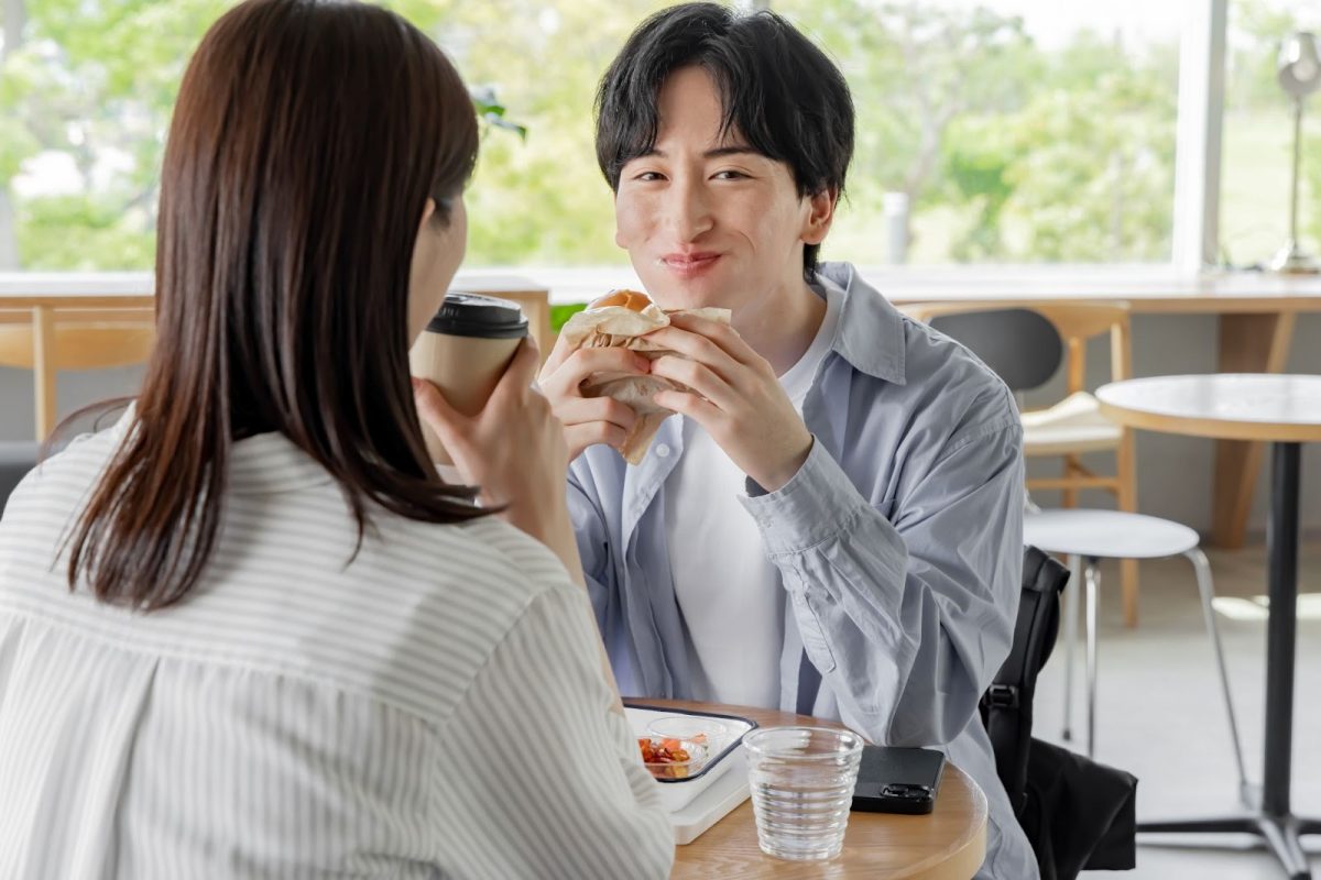 カップル食事