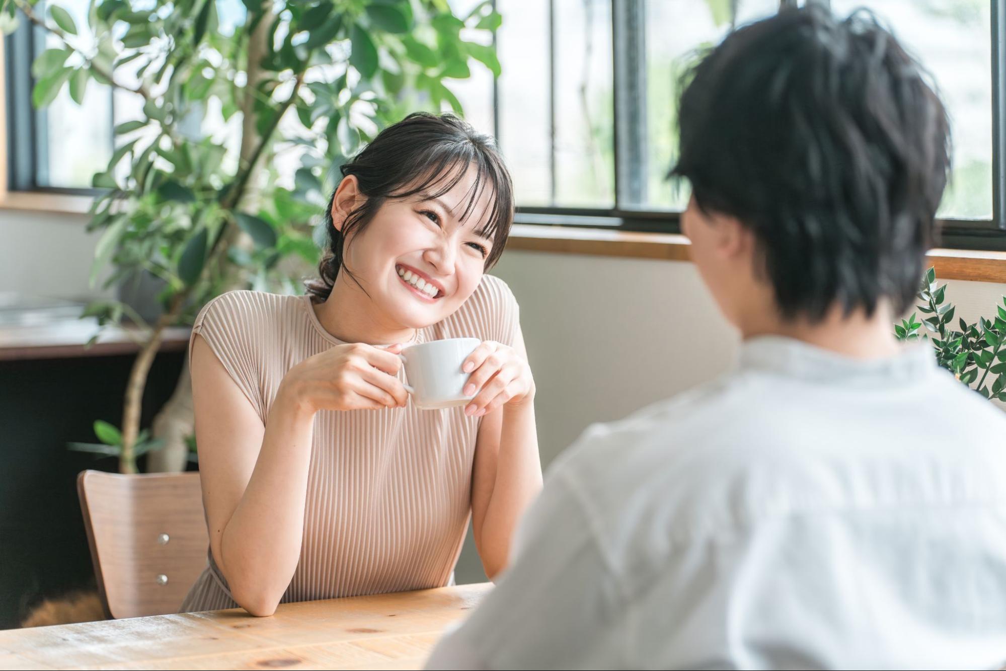 あざとい女はもう古い？意味・特徴・周囲の印象＆賢く愛されるためのテクニック